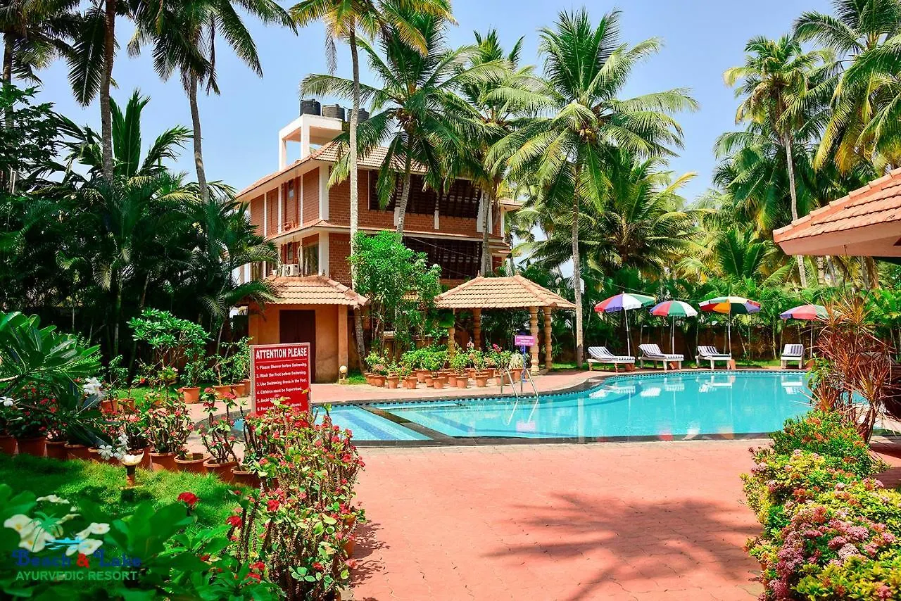 Semesteranläggning (resort) Beach And Lake Ayurvedic Resort, Kovalam