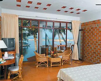 Beach And Lake Ayurvedic Resort, Ковалам 3*,  Индия
