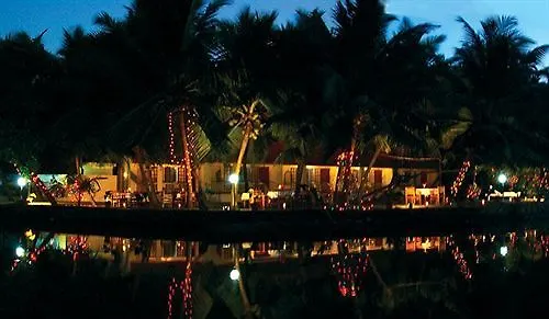 Beach And Lake Ayurvedic Resort, Kovalam 3*,