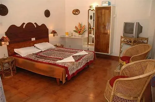 Beach And Lake Ayurvedic Resort, Kovalam 3*,