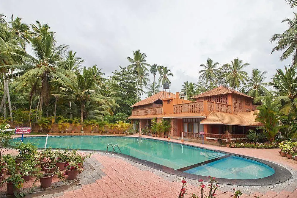 Beach And Lake Ayurvedic Resort, Ковалам Курортный комплекс