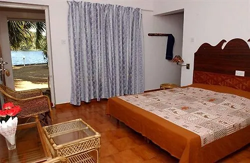 Resort Beach And Lake Ayurvedic Resort, Kovalam