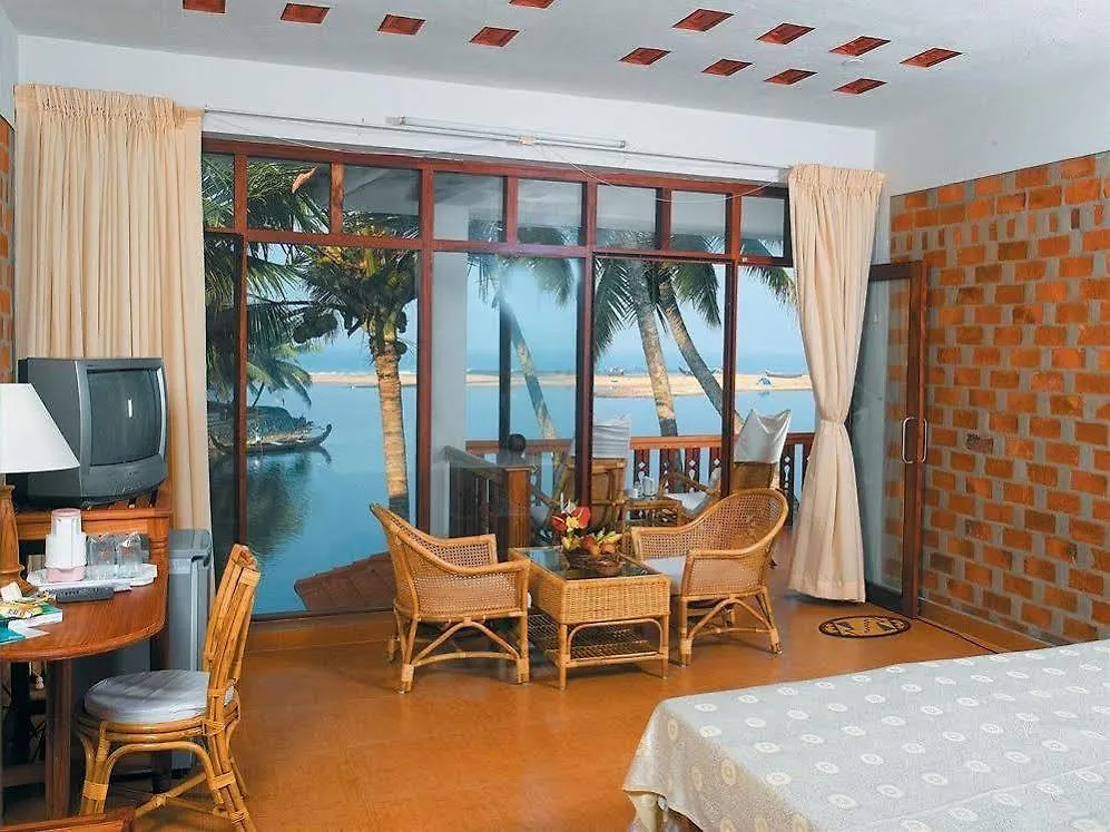 Resort Beach And Lake Ayurvedic Resort, Kovalam